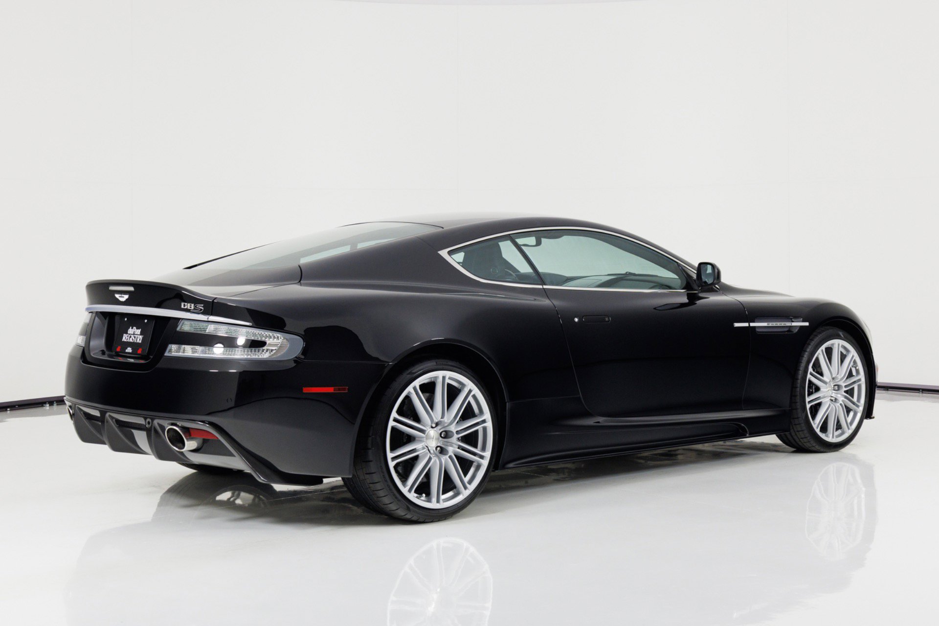 Used 2009 Aston Martin DBS Coupe RWD image 3