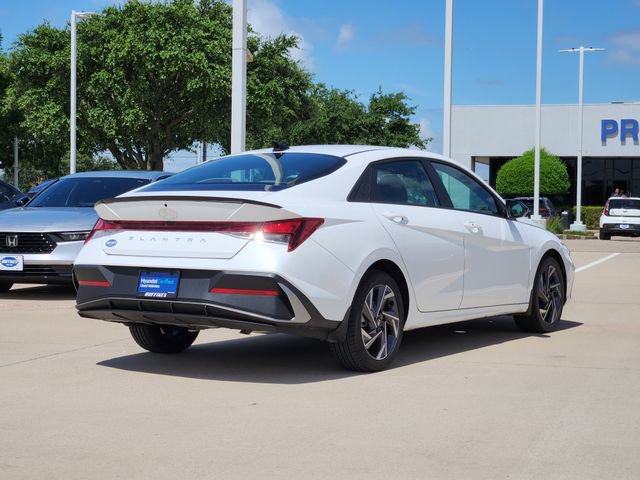 Certified 2025 Hyundai Elantra Sport FWD image 3