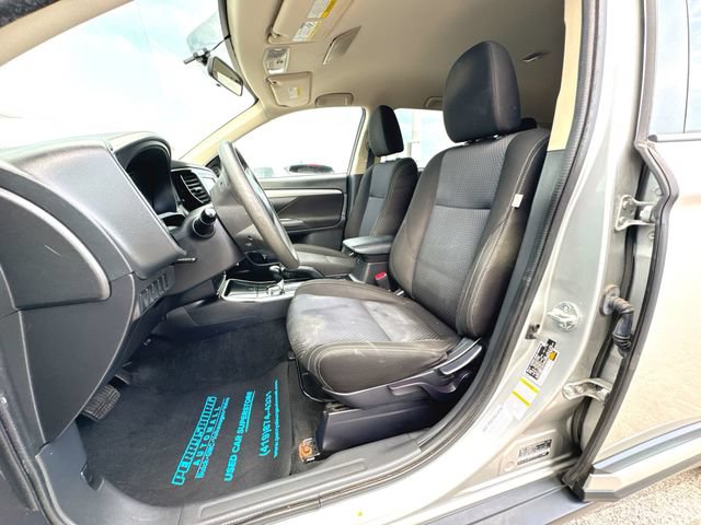 Used 2018 Mitsubishi Outlander ES AWD/4WD image 17