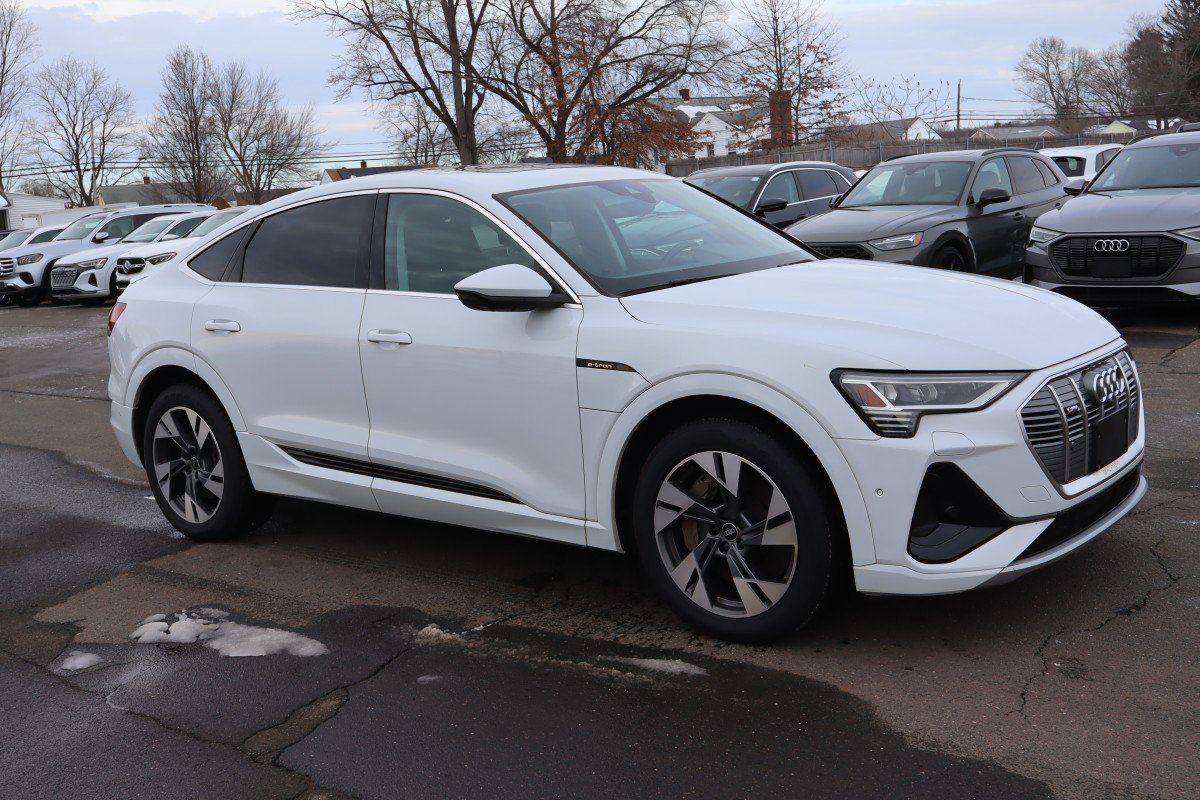 Used 2022 Audi e-tron Premium Plus w/ Premium Plus Package image 3