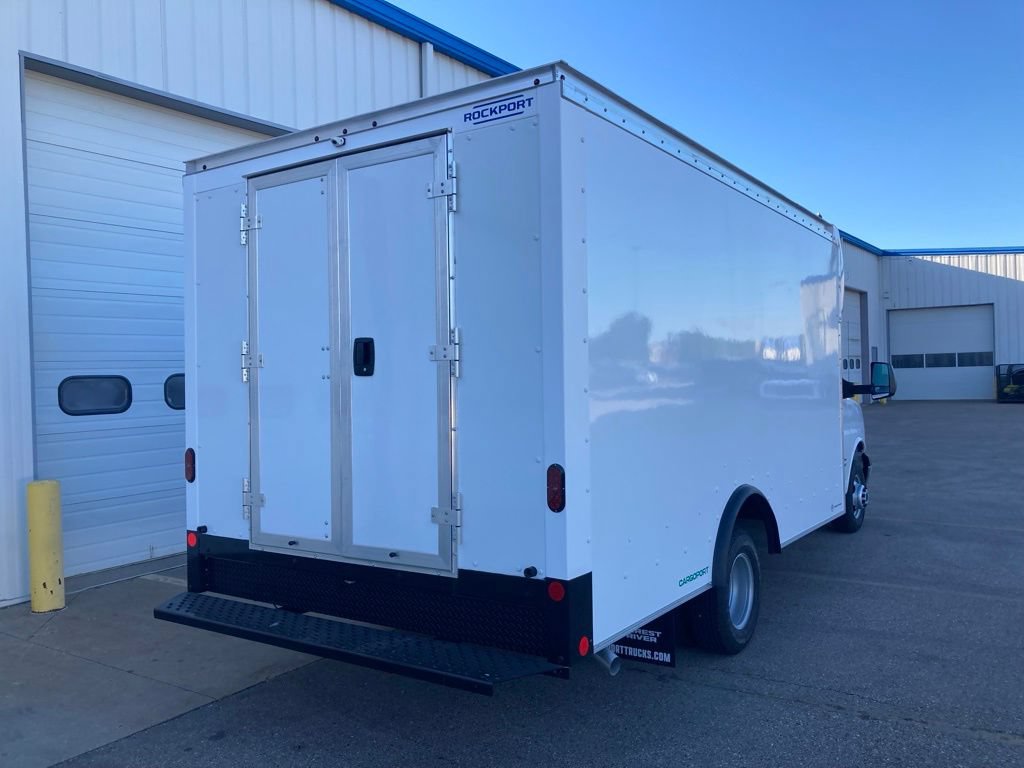 New 2026 GMC Savana 4500 w/ Power Convenience Package RWD image 4