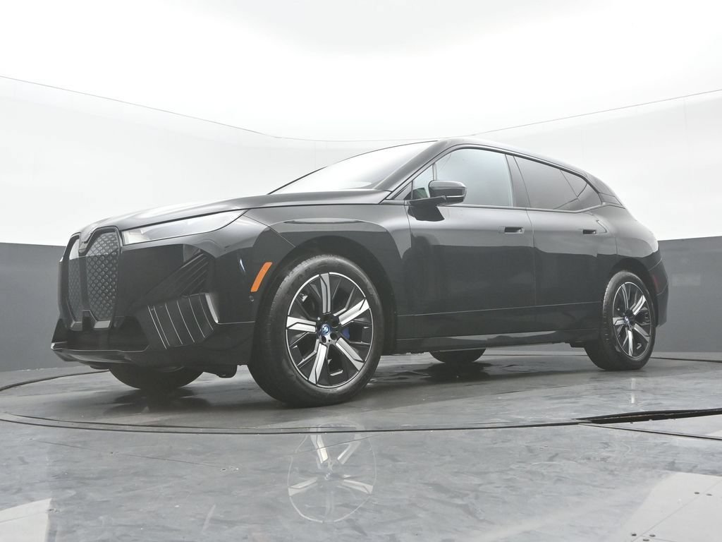 Used 2024 BMW iX xDrive50 w/ Premium Package AWD/4WD image 29