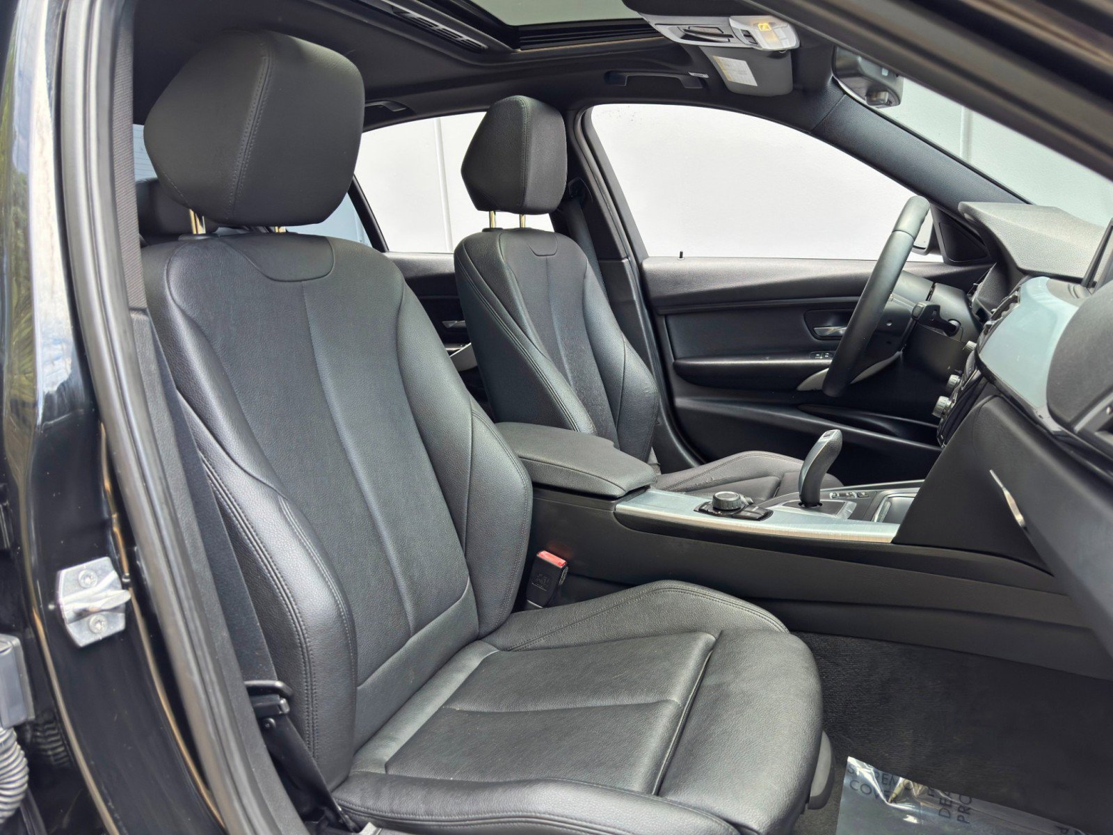 Used 2017 BMW 320i xDrive Sedan image 33