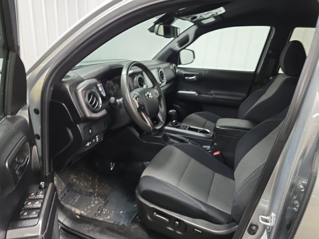 Used 2023 Toyota Tacoma TRD Off-Road w/ Technology Package AWD/4WD image 28