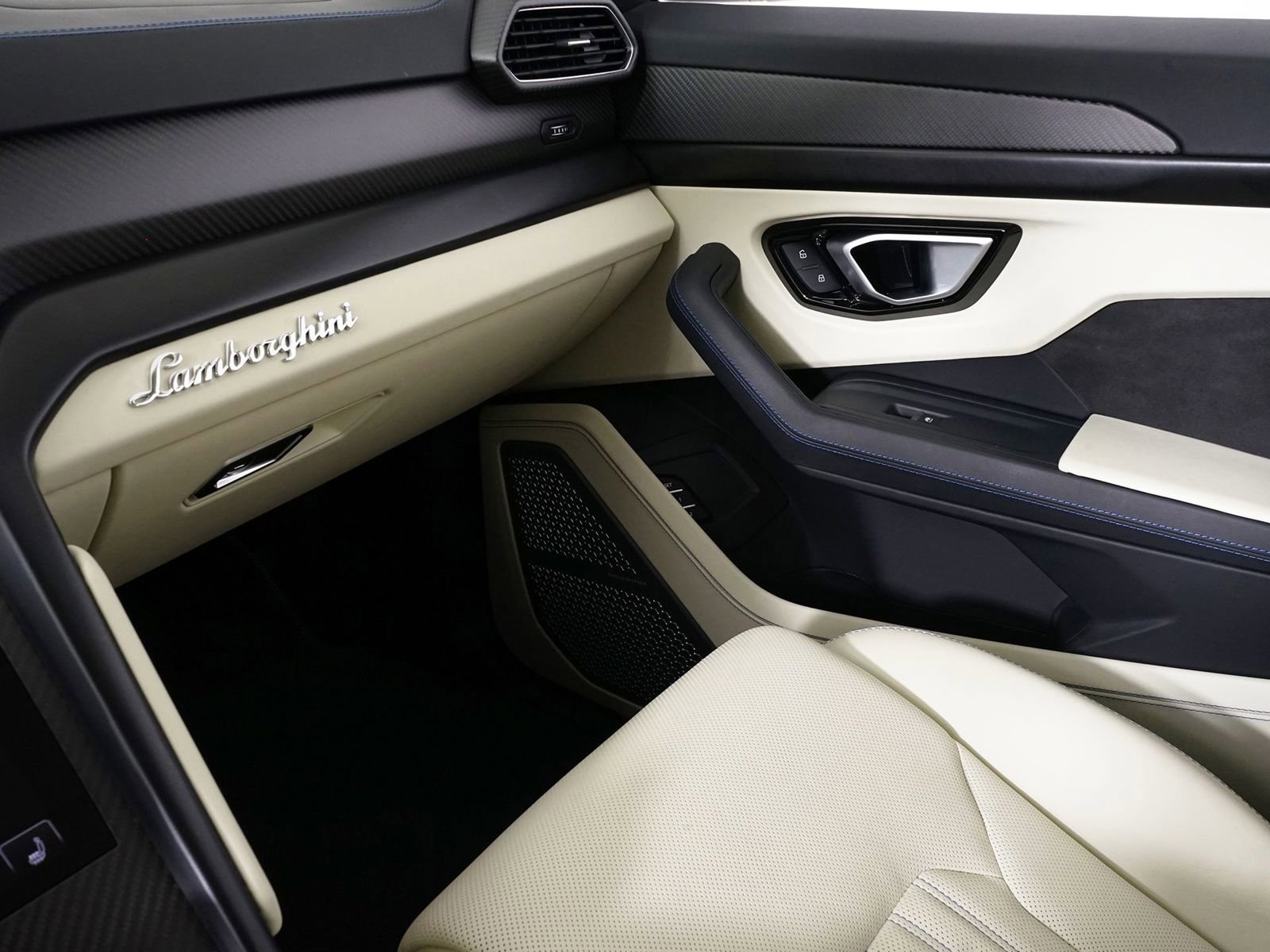 Used 2024 Lamborghini Urus S image 23