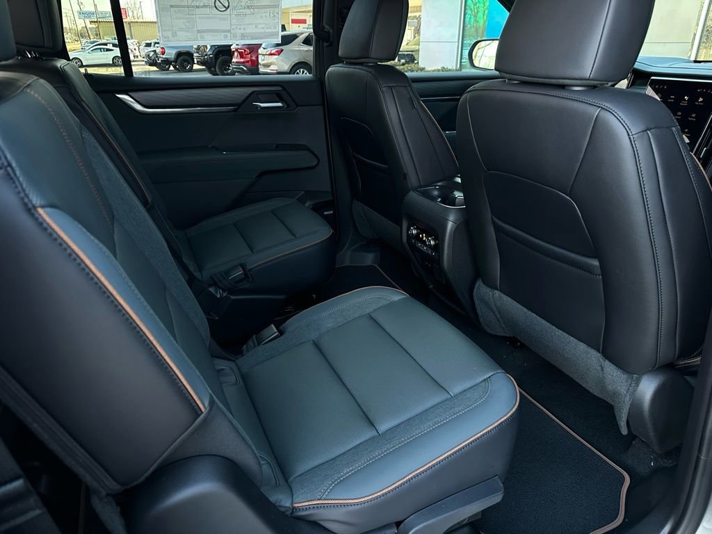 New 2026 GMC Acadia AT4 w/ Luxury Package image 17
