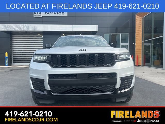 Used 2023 Jeep Grand Cherokee L Laredo image 2