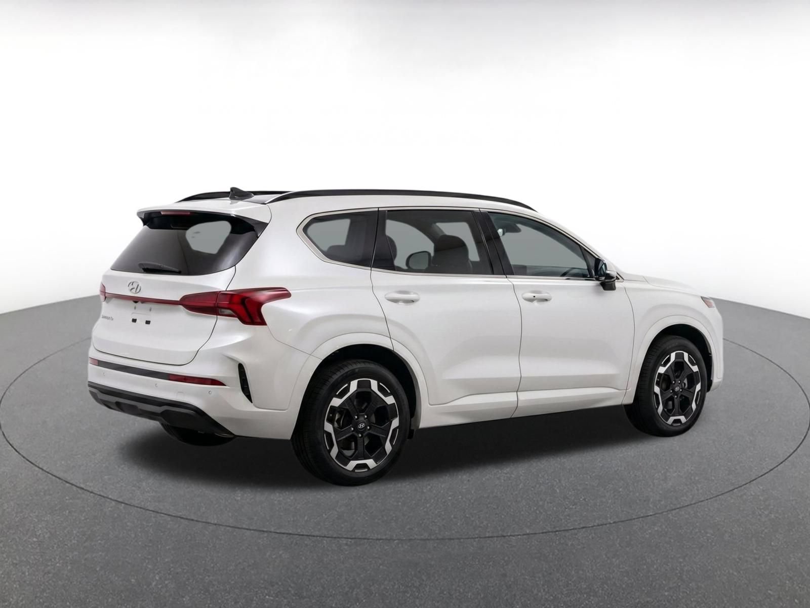 Used 2025 Hyundai Santa Fe SEL AWD/4WD image 9