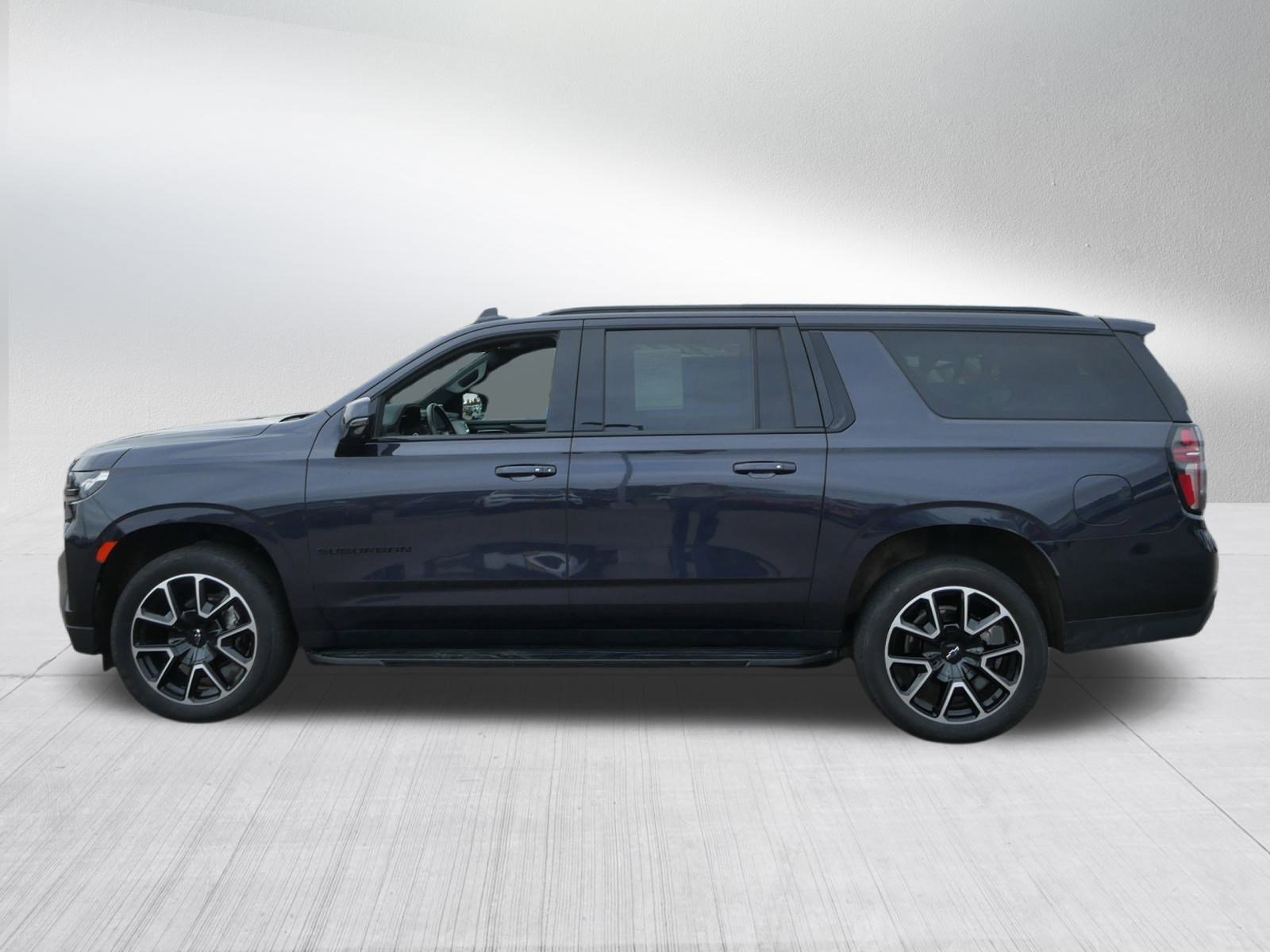 Used 2023 Chevrolet Suburban RST image 4