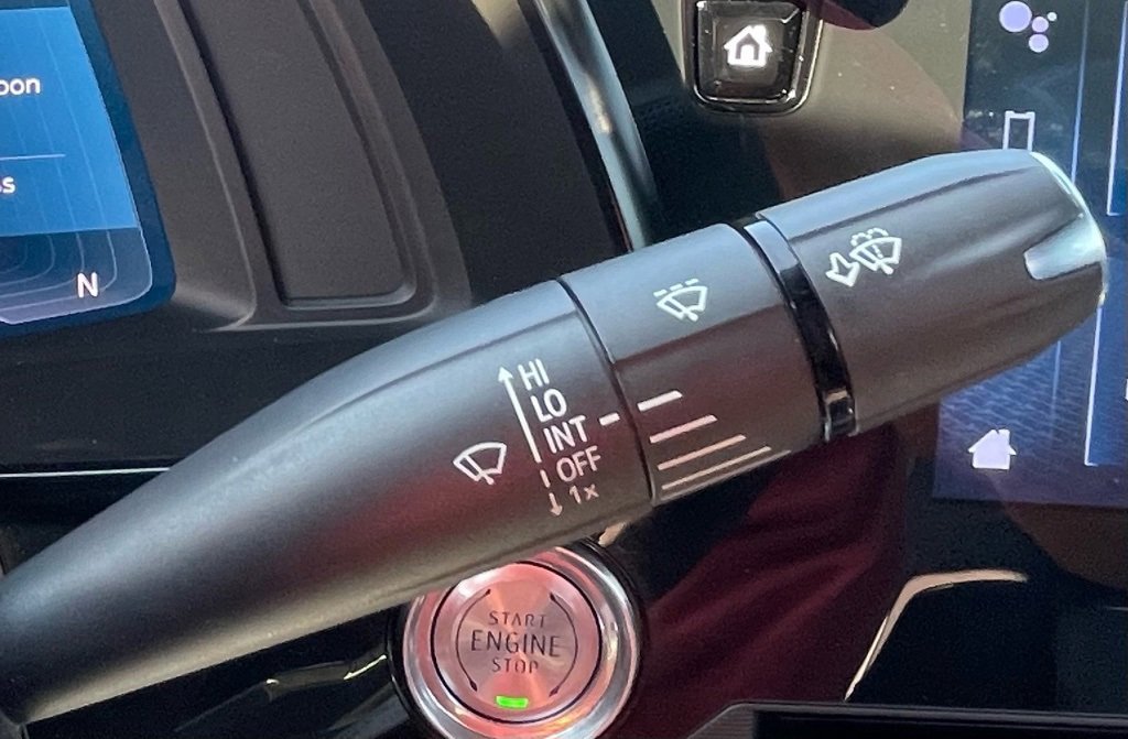 Used 2024 Chevrolet Corvette Stingray Convertible w/ Z51 Performance Package image 25