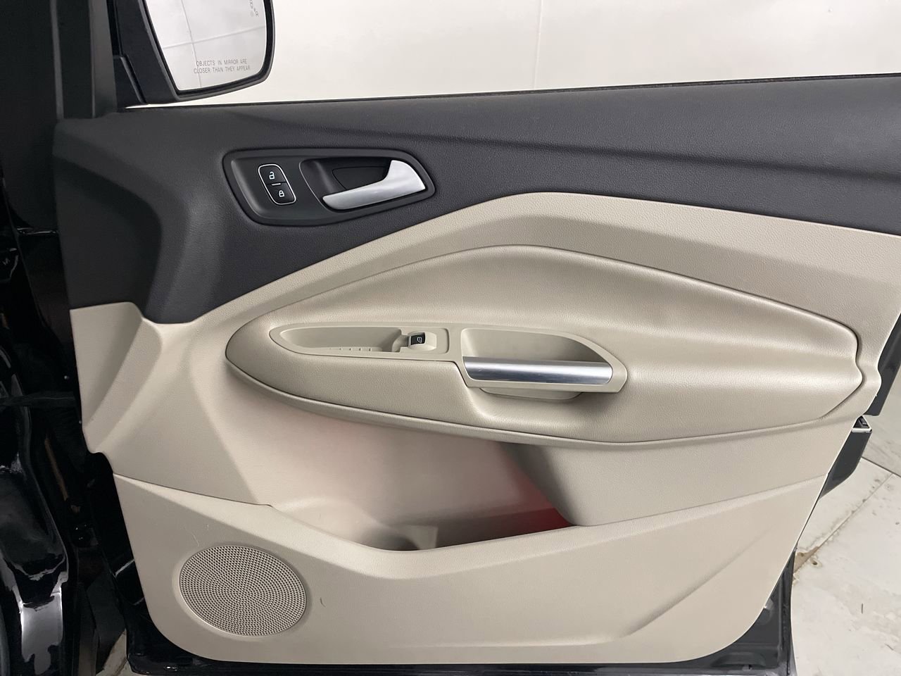 Used 2019 Ford Escape Titanium image 25