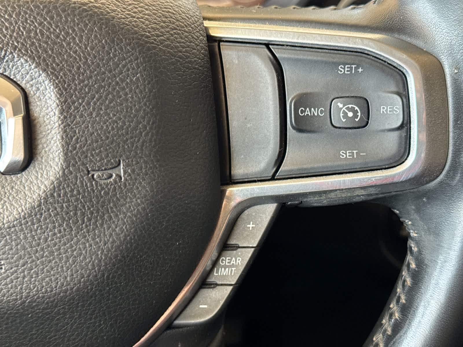 Used 2022 RAM 1500 Laramie w/ Off Road Group AWD/4WD image 52