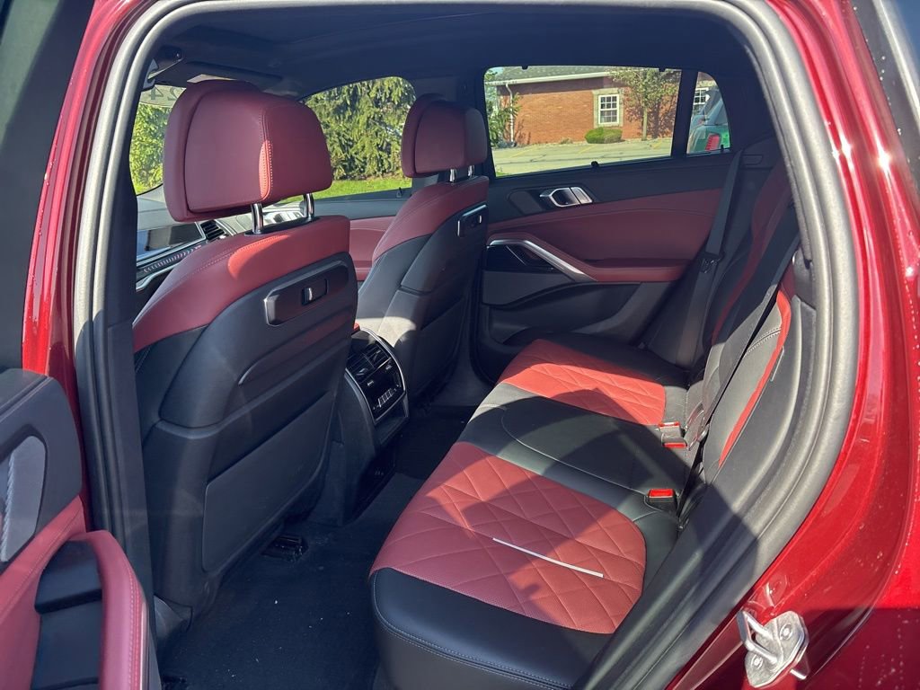 Certified 2024 BMW X6 xDrive40i w/ Executive Package AWD/4WD image 11