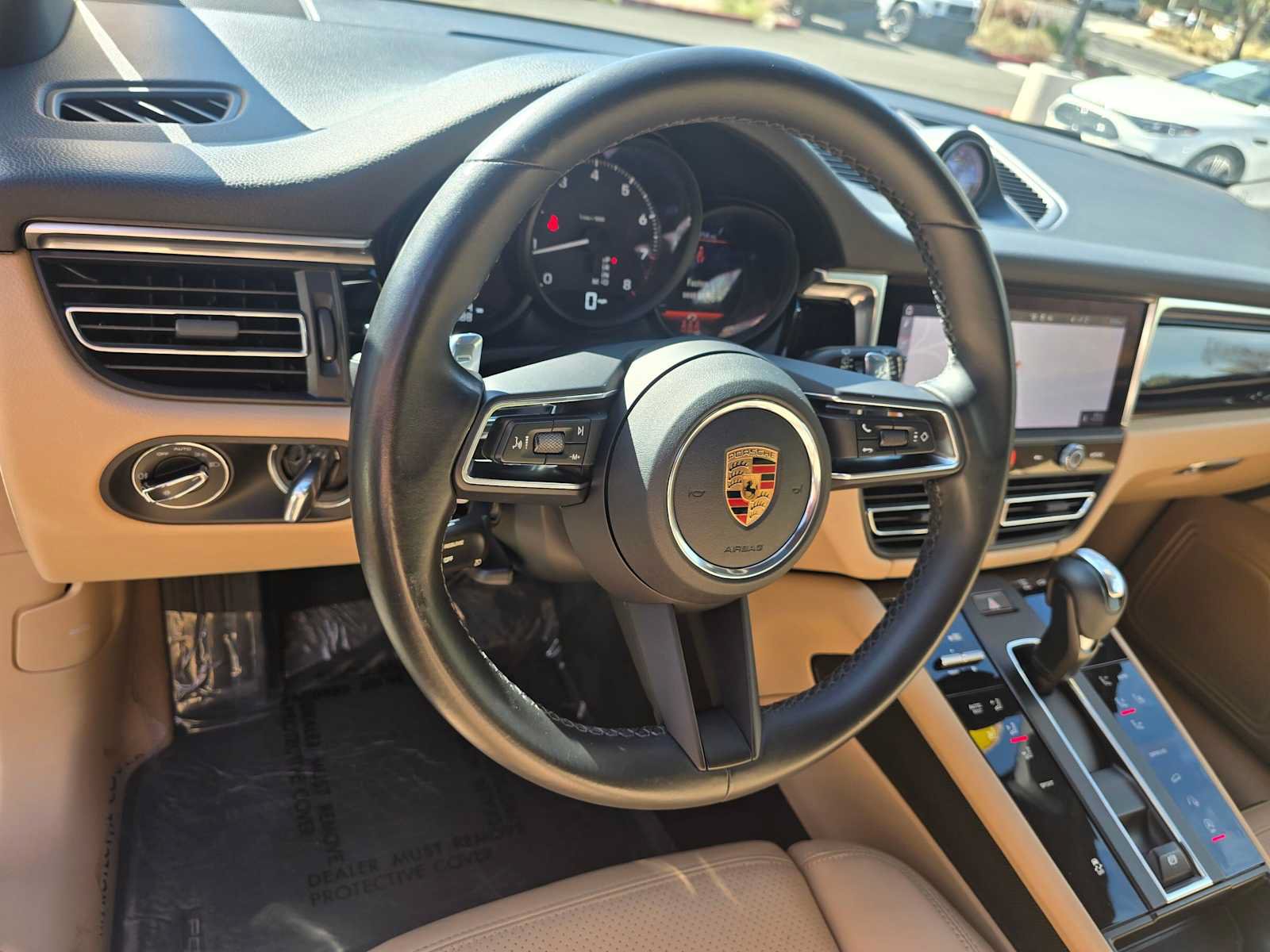 Used 2022 Porsche Macan AWD/4WD image 26