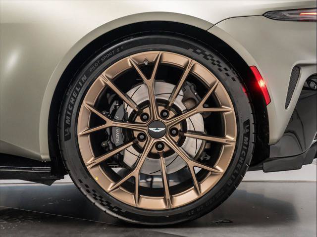 Used 2025 Aston Martin V8 Vantage Coupe RWD image 4