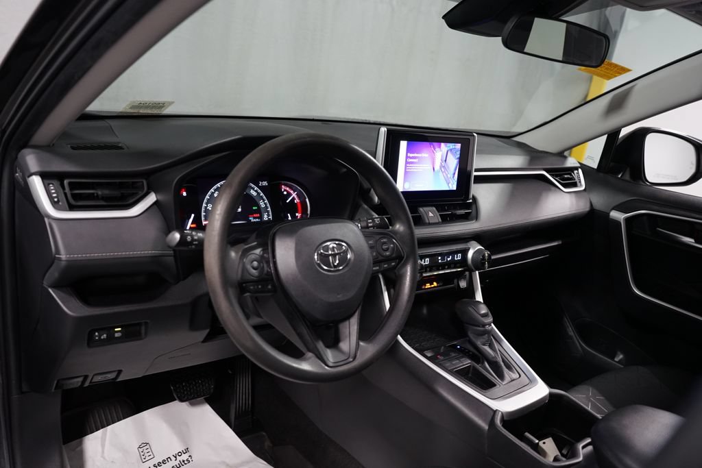 Used 2023 Toyota RAV4 XLE FWD image 11