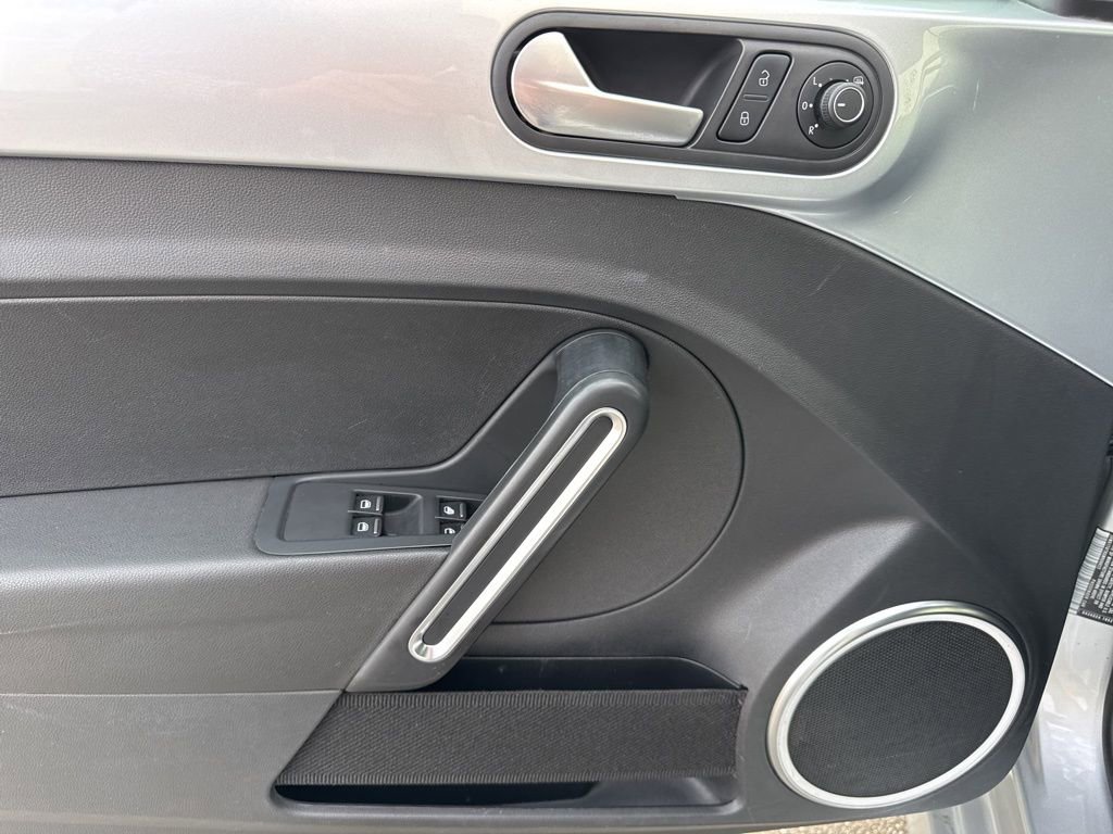 Used 2016 Volkswagen Beetle 1.8T S image 12