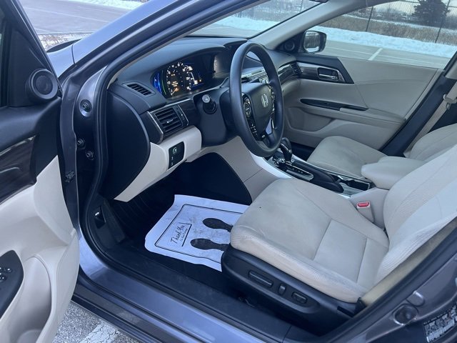 Used 2017 Honda Accord Base image 9