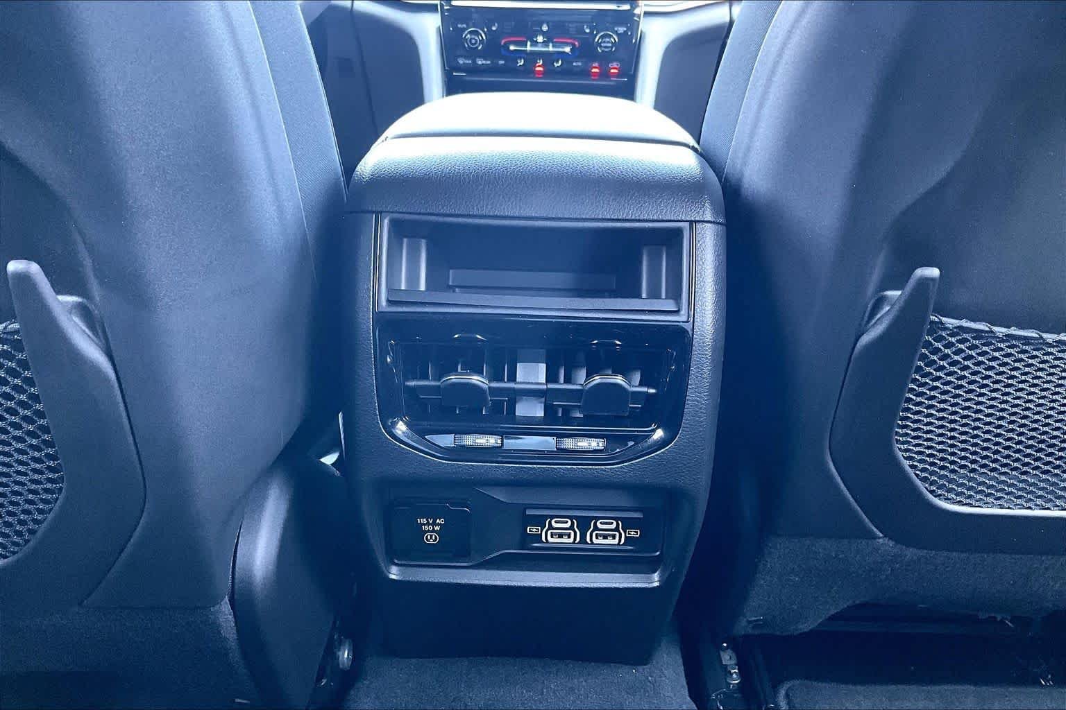 Used 2023 Jeep Grand Cherokee Altitude AWD/4WD image 34