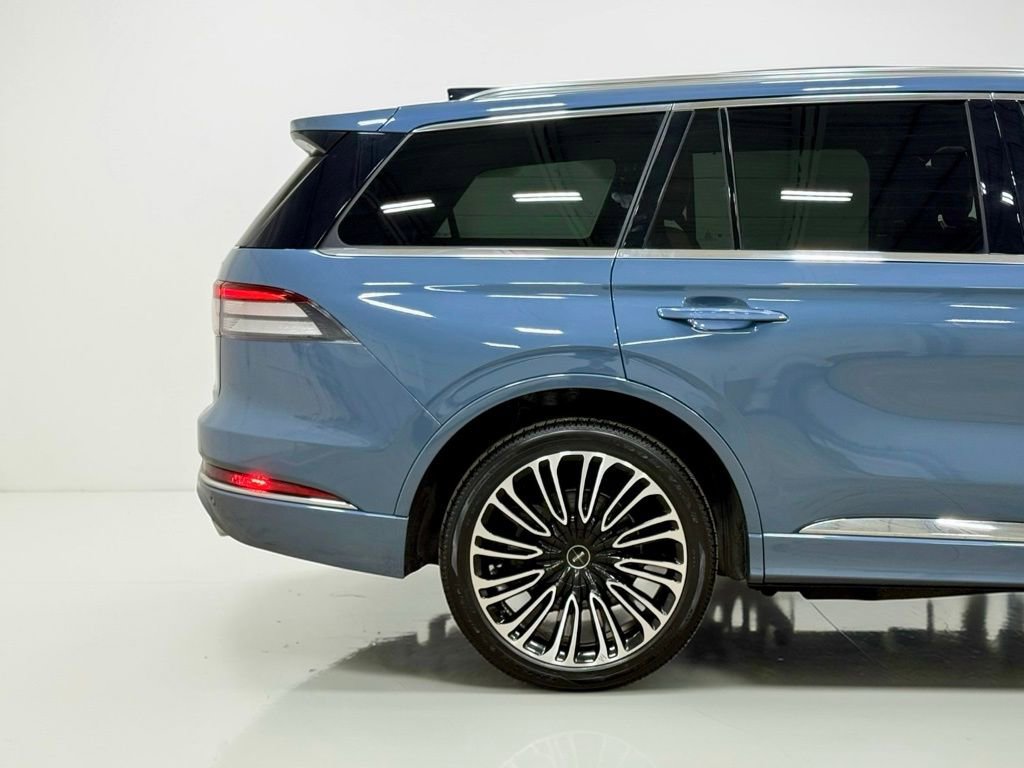 Used 2025 Lincoln Aviator Black Label image 14