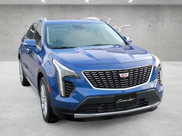 Certified 2022 Cadillac XT4 Premium Luxury w/ Technology Package image 2