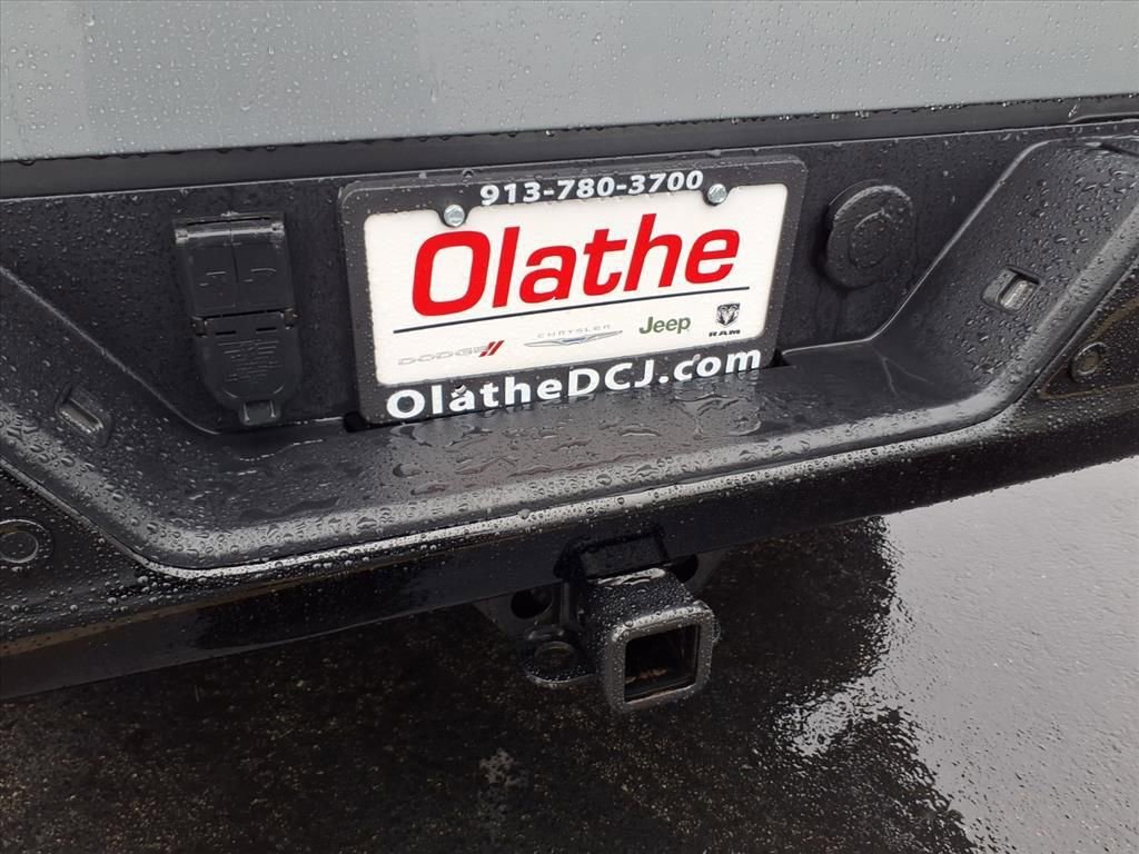 Used 2024 Chevrolet Silverado 1500 ZR2 w/ Dark Appearance Package image 29