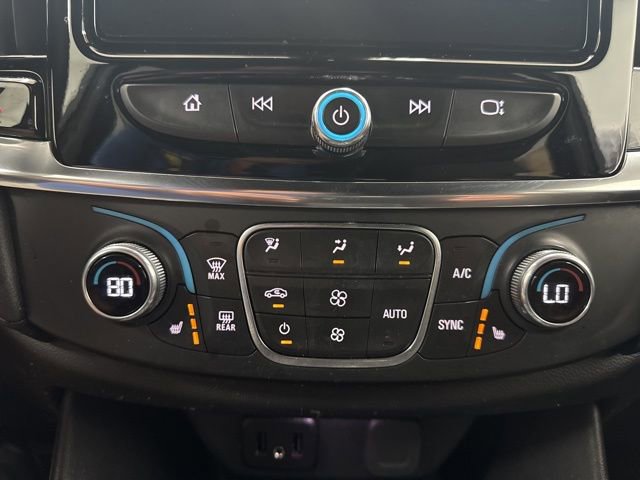 Used 2023 Chevrolet Traverse LT FWD image 17