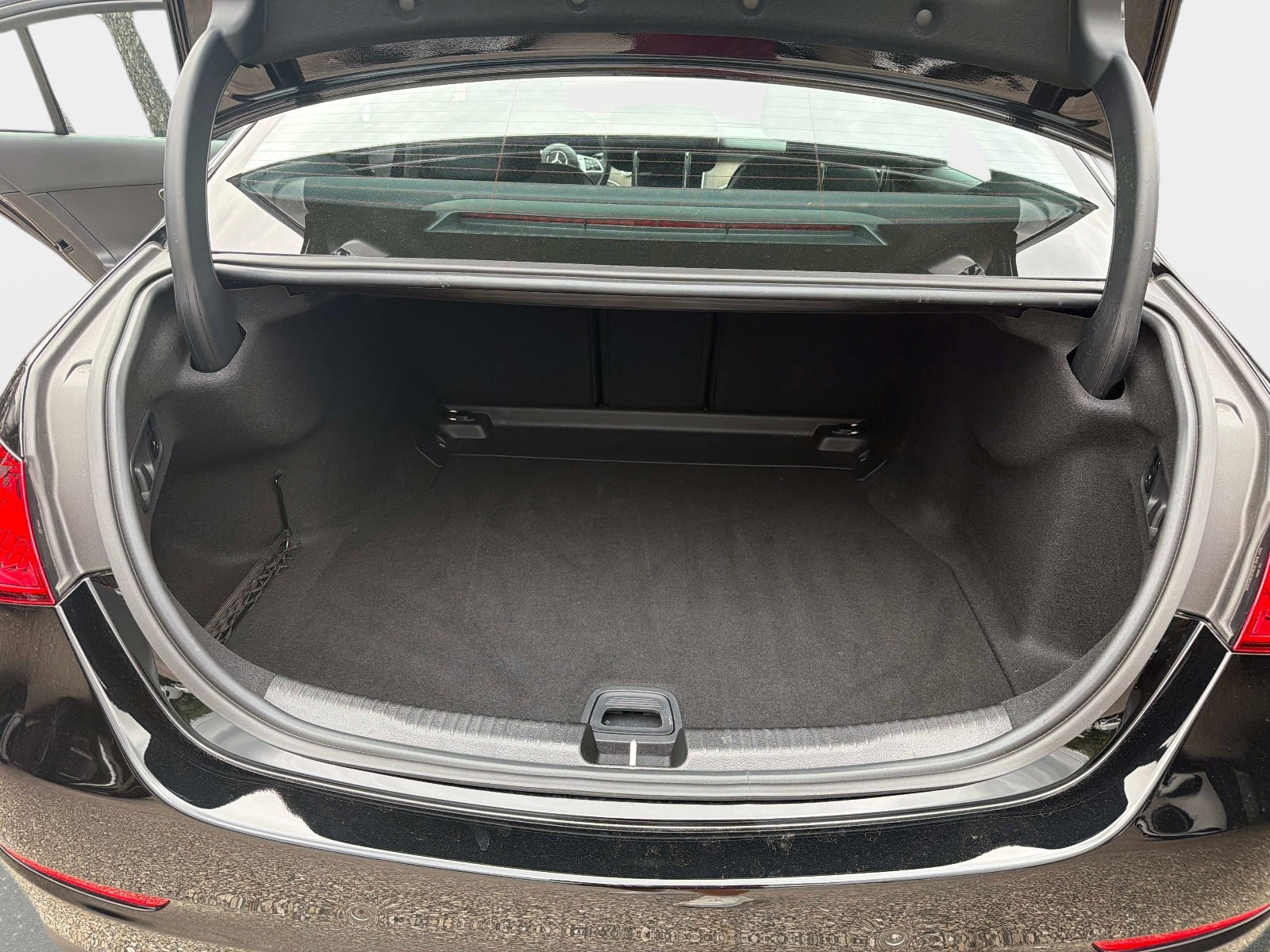 Used 2025 Mercedes-Benz C 300 Sedan image 11