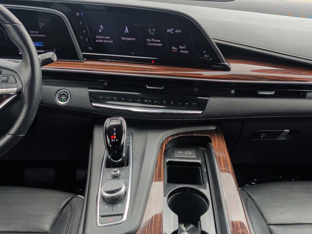 Used 2021 Cadillac Escalade Premium Luxury image 3