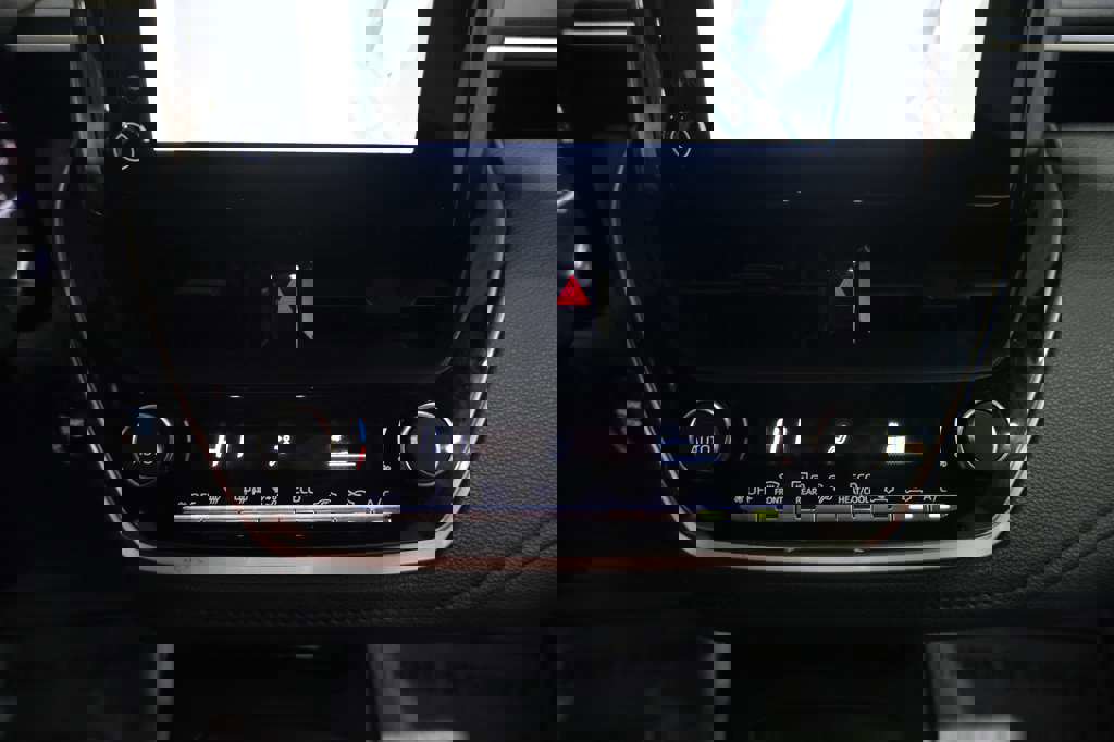 Used 2024 Toyota Corolla SE image 27