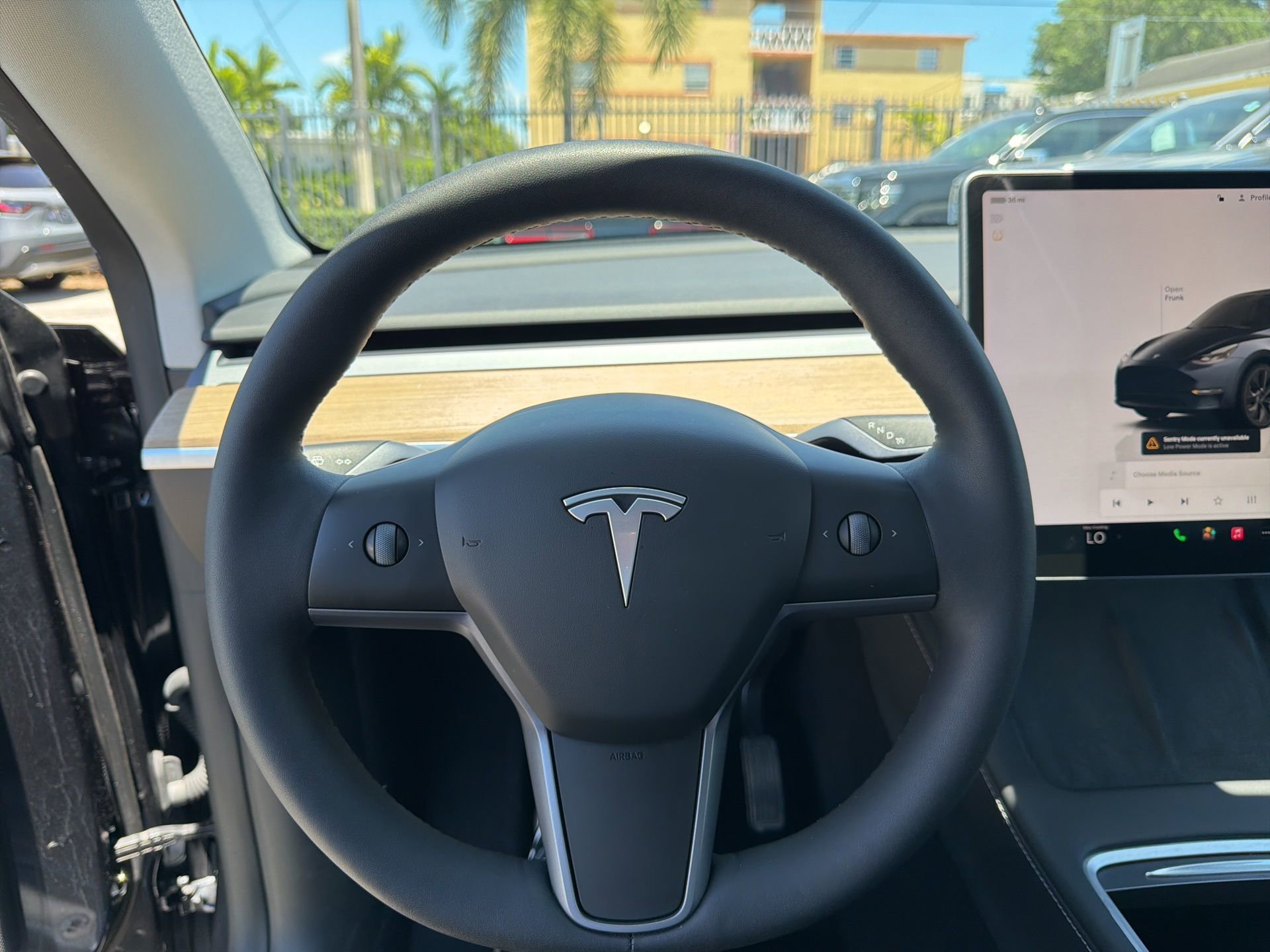 Used 2024 Tesla Model Y Long Range AWD/4WD image 23