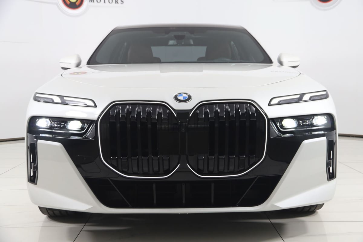 Used 2025 BMW 760i xDrive AWD/4WD image 81