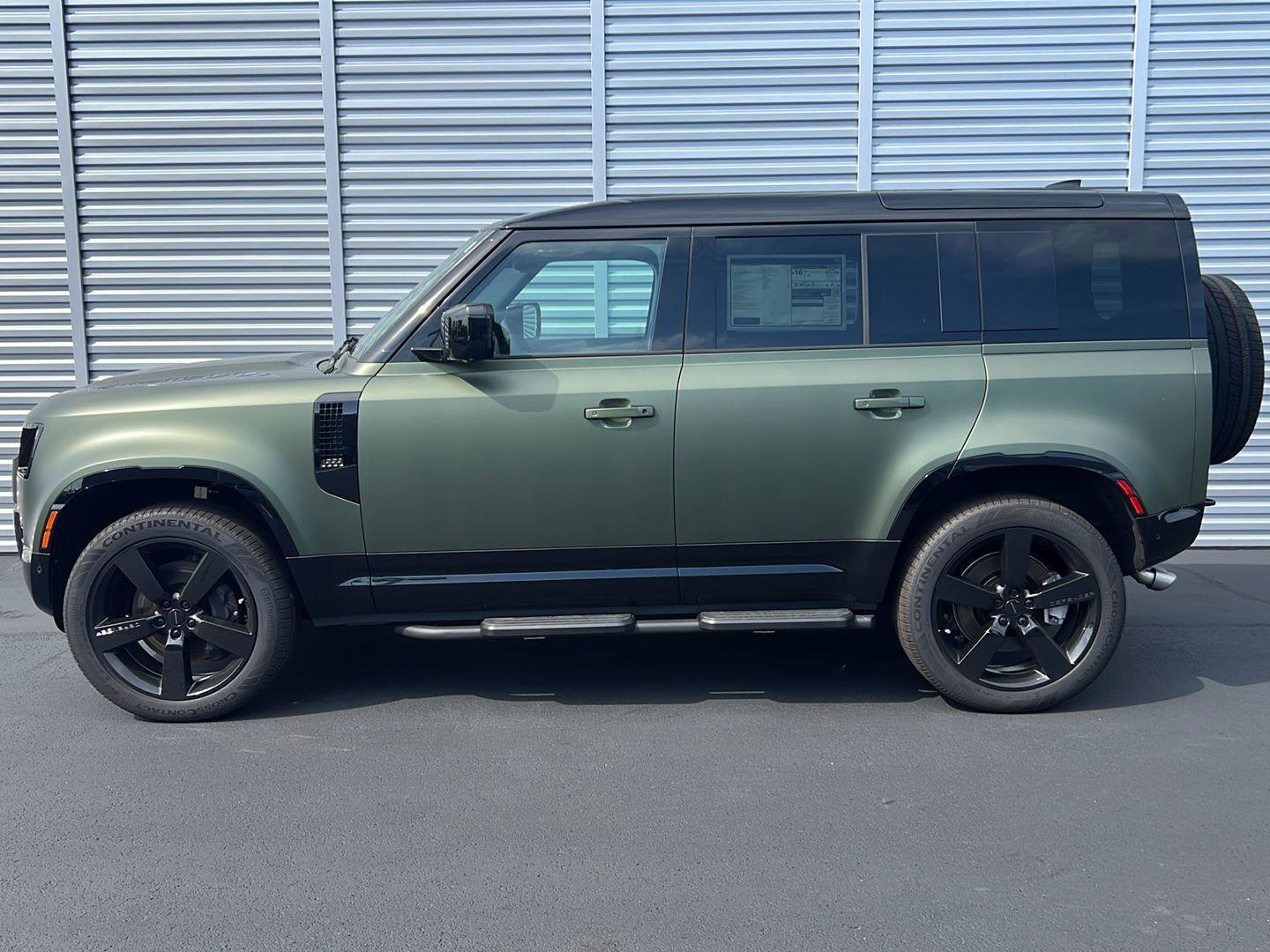 New 2026 Land Rover Defender 110 X-Dynamic SE AWD/4WD image 2