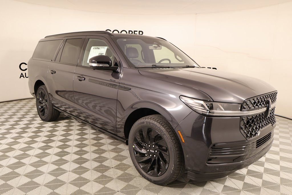 New 2025 Lincoln Navigator L Reserve w/ Jet Appearance Package