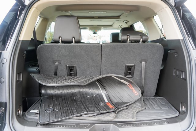 Used 2023 GMC Acadia Denali w/ Black Diamond Edition image 11