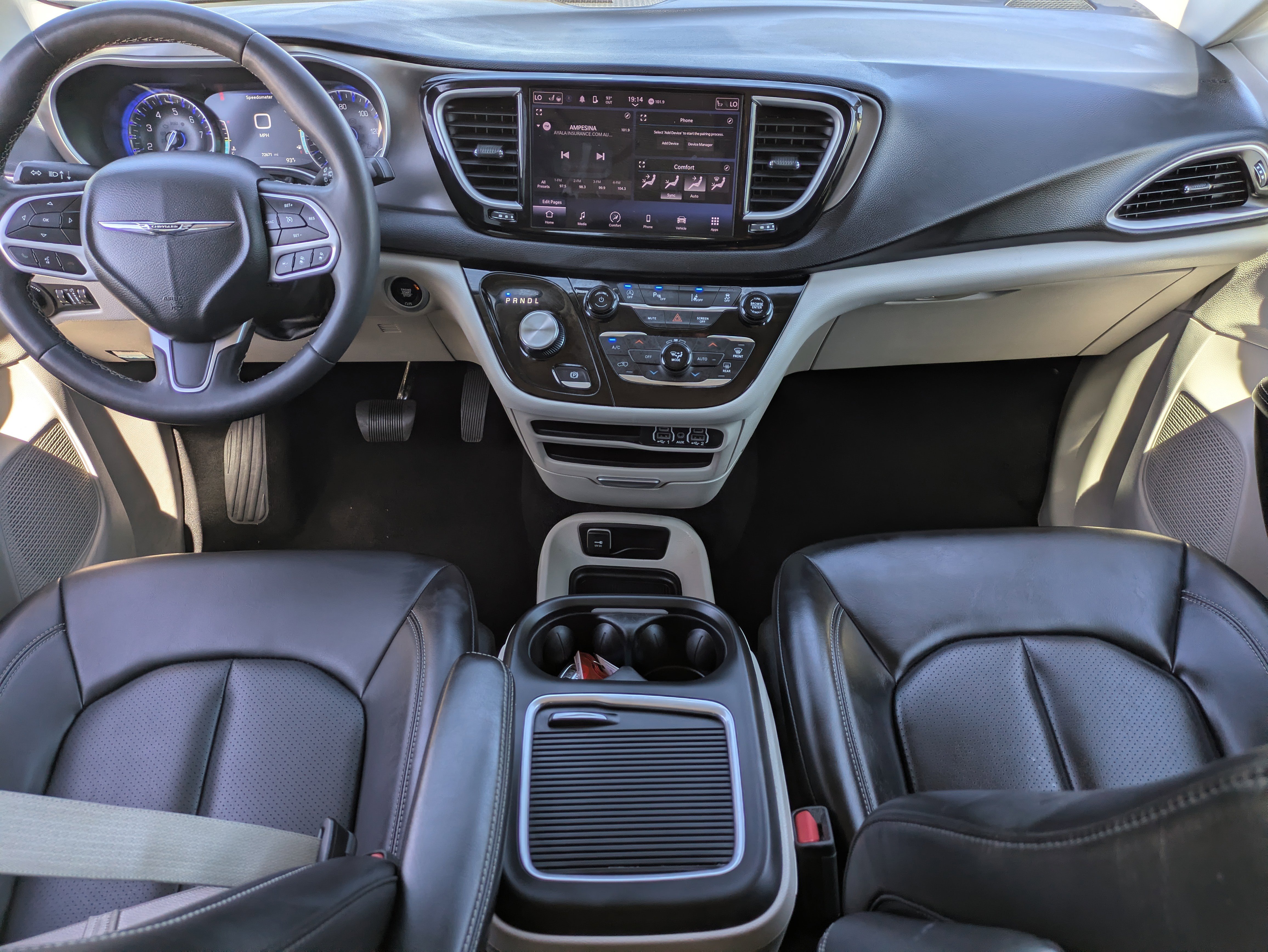 Used 2023 Chrysler Pacifica Touring-L FWD image 16