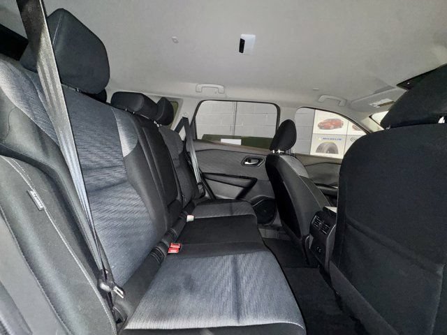 Used 2023 Nissan Rogue SV AWD/4WD image 10