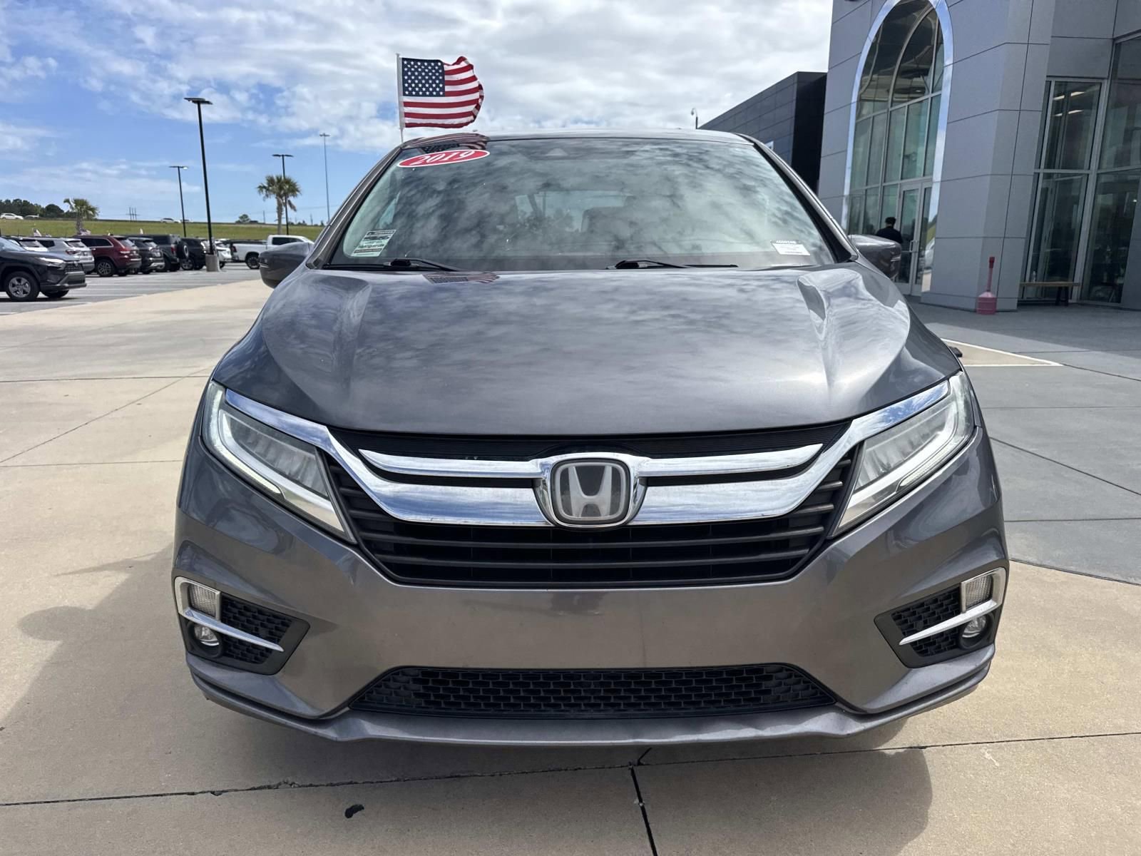 Used 2019 Honda Odyssey Touring image 2