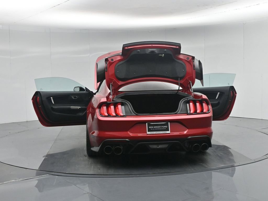 Used 2021 Ford Mustang Shelby GT500 w/ Carbon Fiber Track Pack image 37