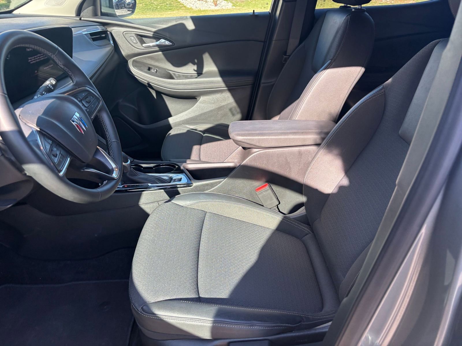 Used 2025 Buick Encore GX Preferred image 24