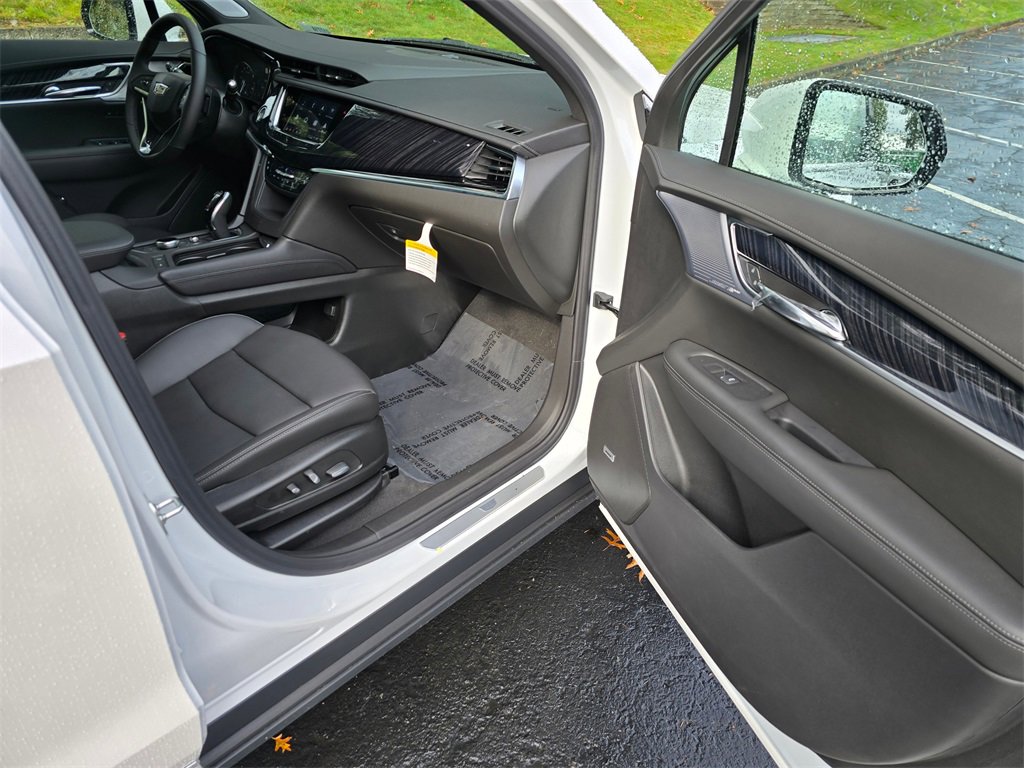New 2025 Cadillac XT6 Premium Luxury image 10