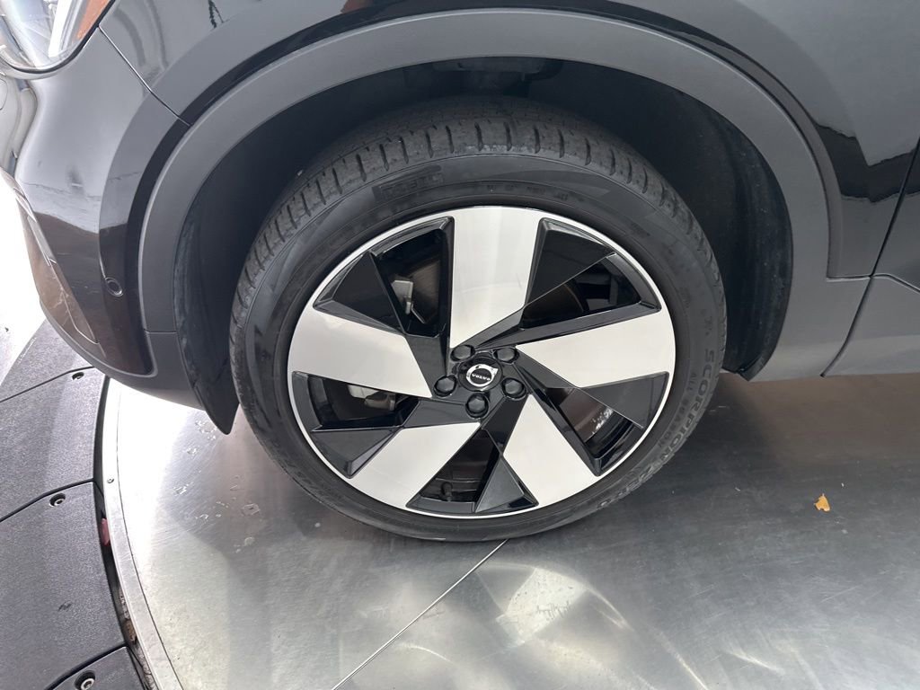 Used 2022 Volvo C40 P8 Recharge Ultimate AWD/4WD image 29