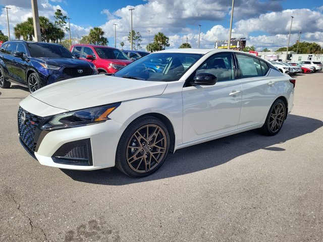 Certified 2025 Nissan Altima 2.5 SR w/ SR Premium Package image 9