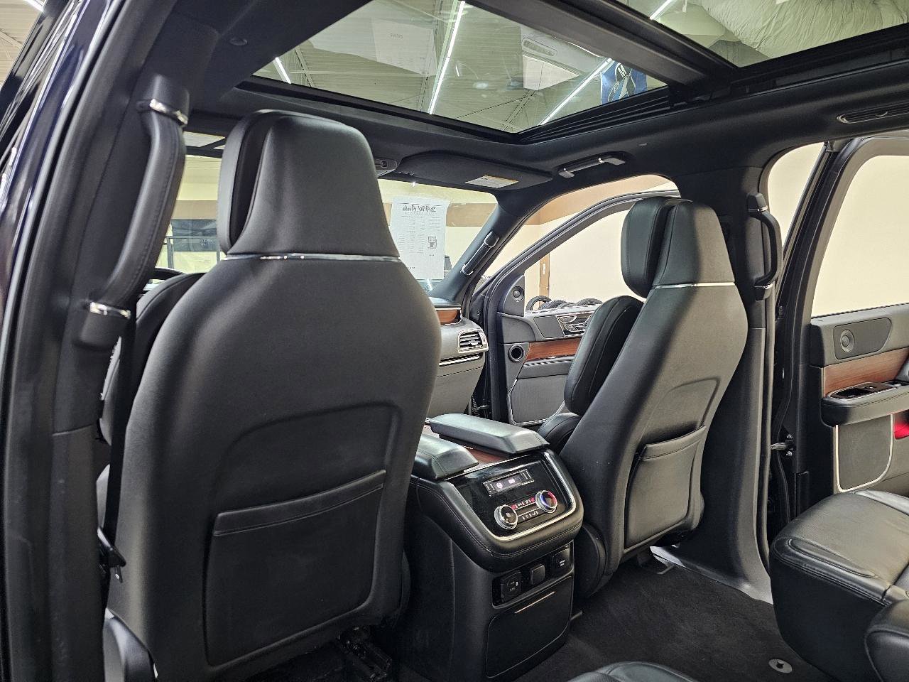 Used 2021 Lincoln Navigator L Reserve RWD image 27