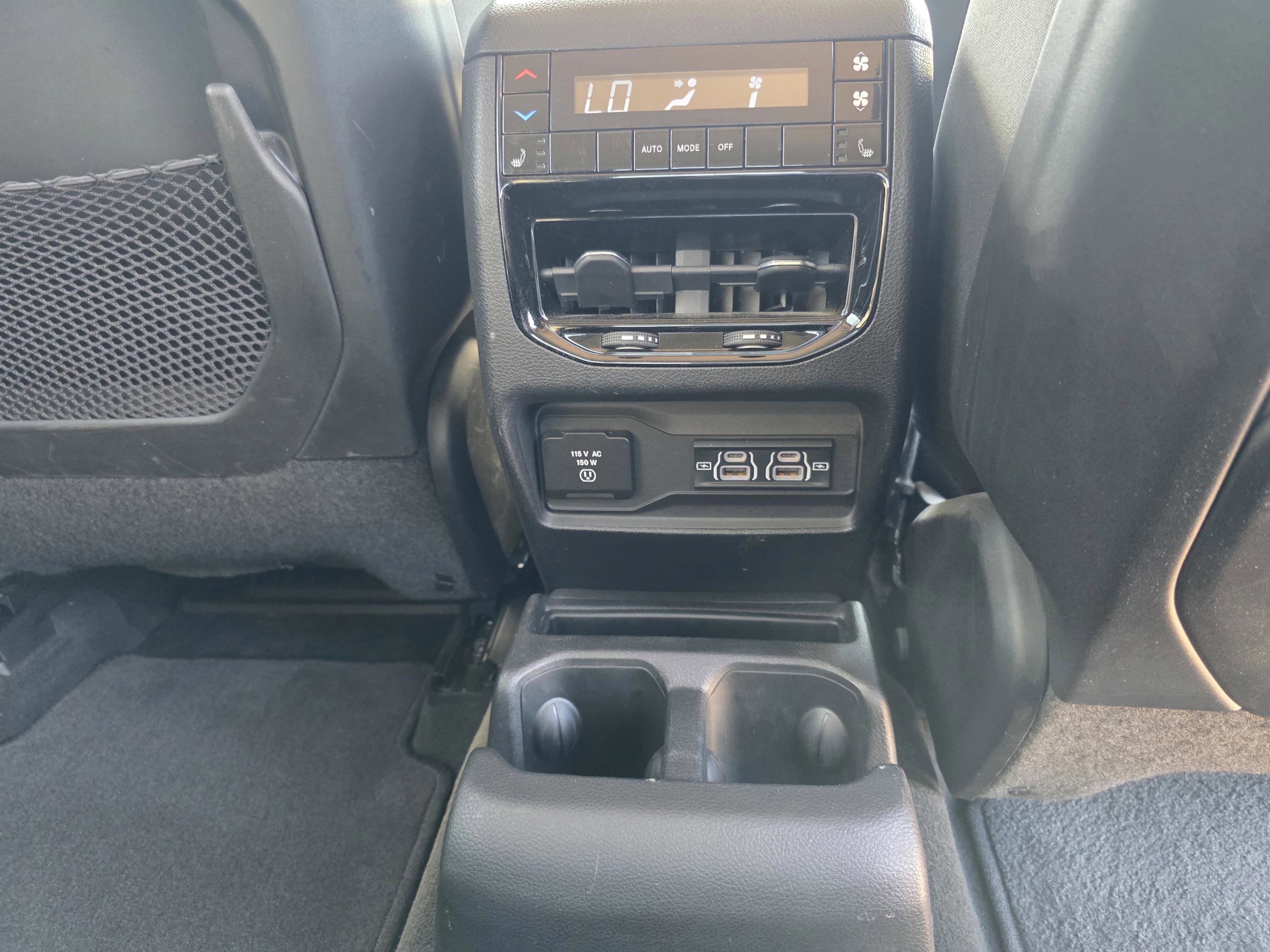 Certified 2022 Jeep Grand Cherokee L Limited AWD/4WD image 17