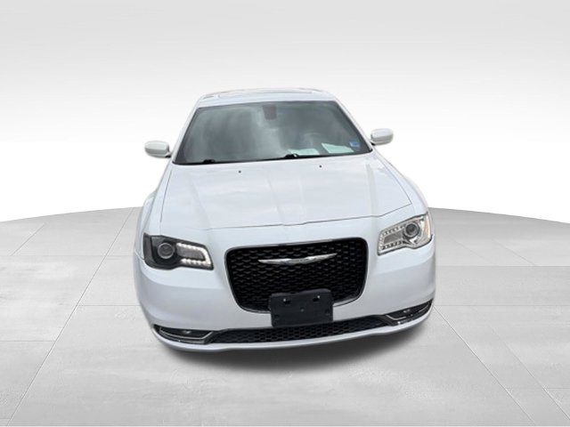 Used 2015 Chrysler 300 S RWD image 41