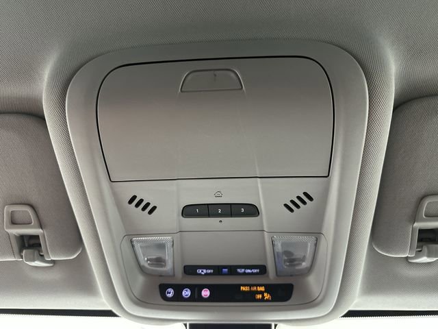 Used 2023 GMC Terrain SLT image 38