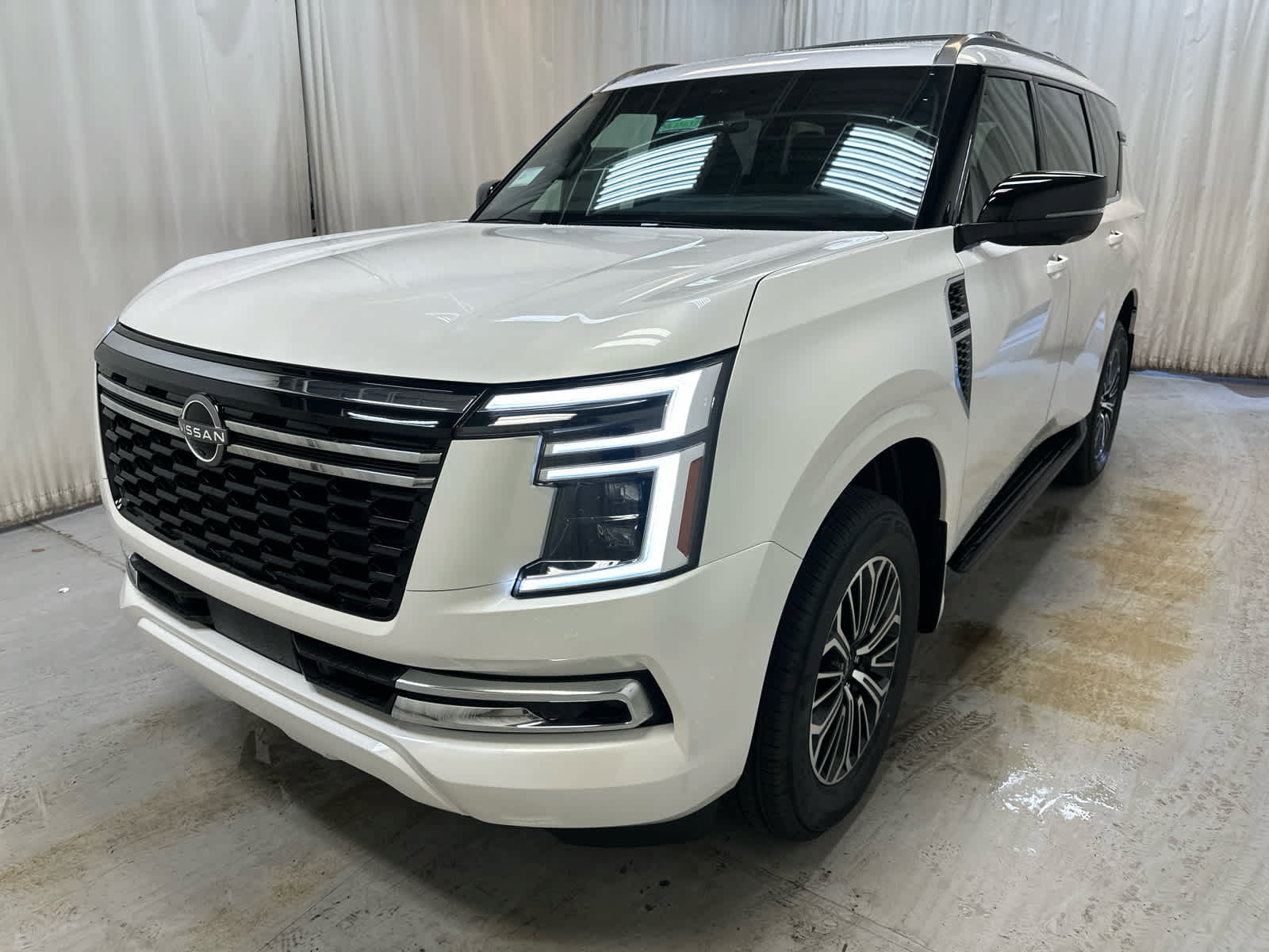 New 2026 Nissan Armada SL w/ Captain's Chari Seat Package AWD/4WD image 3