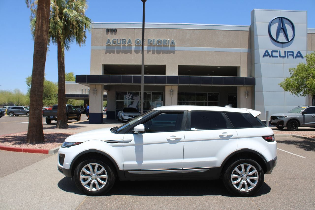 Used 2019 Land Rover Range Rover Evoque SE AWD/4WD image 2