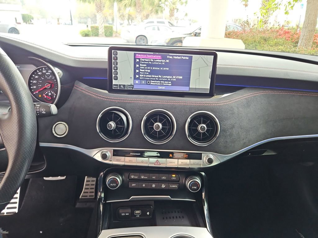 Used 2022 Kia Stinger GT2 image 16